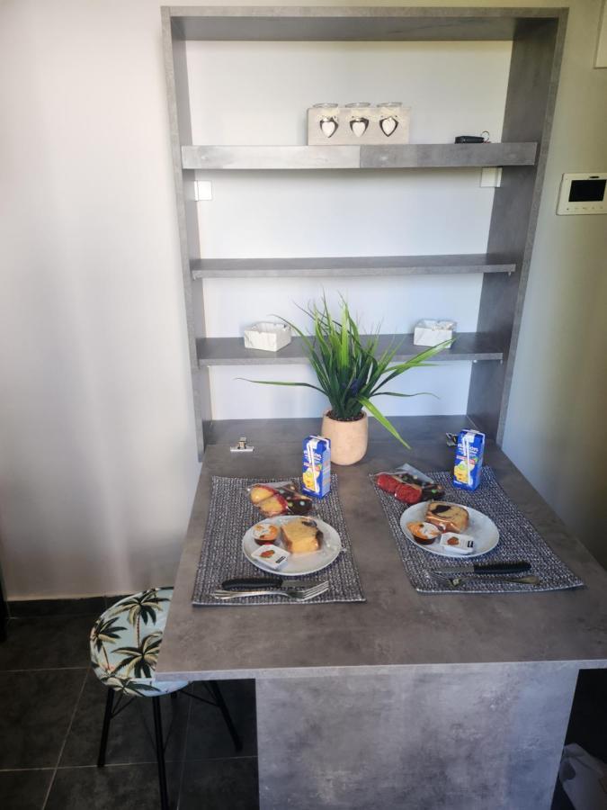 Small Luxury Apartment Ανάβυσσος Εξωτερικό φωτογραφία